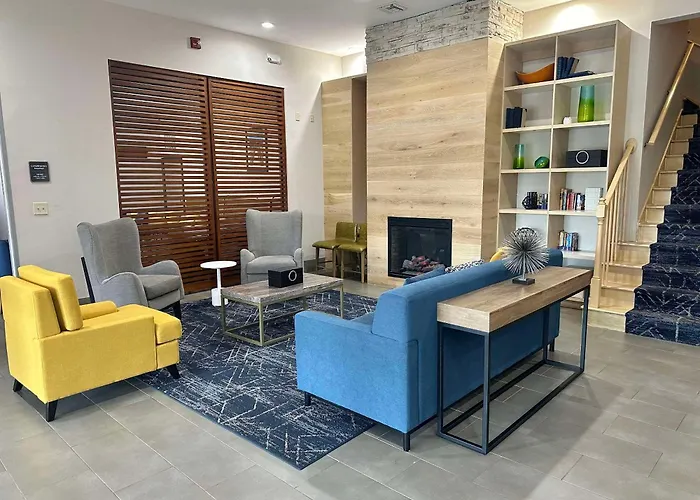 Comfort Inn & Suites Cartersville - Emerson Lake Point