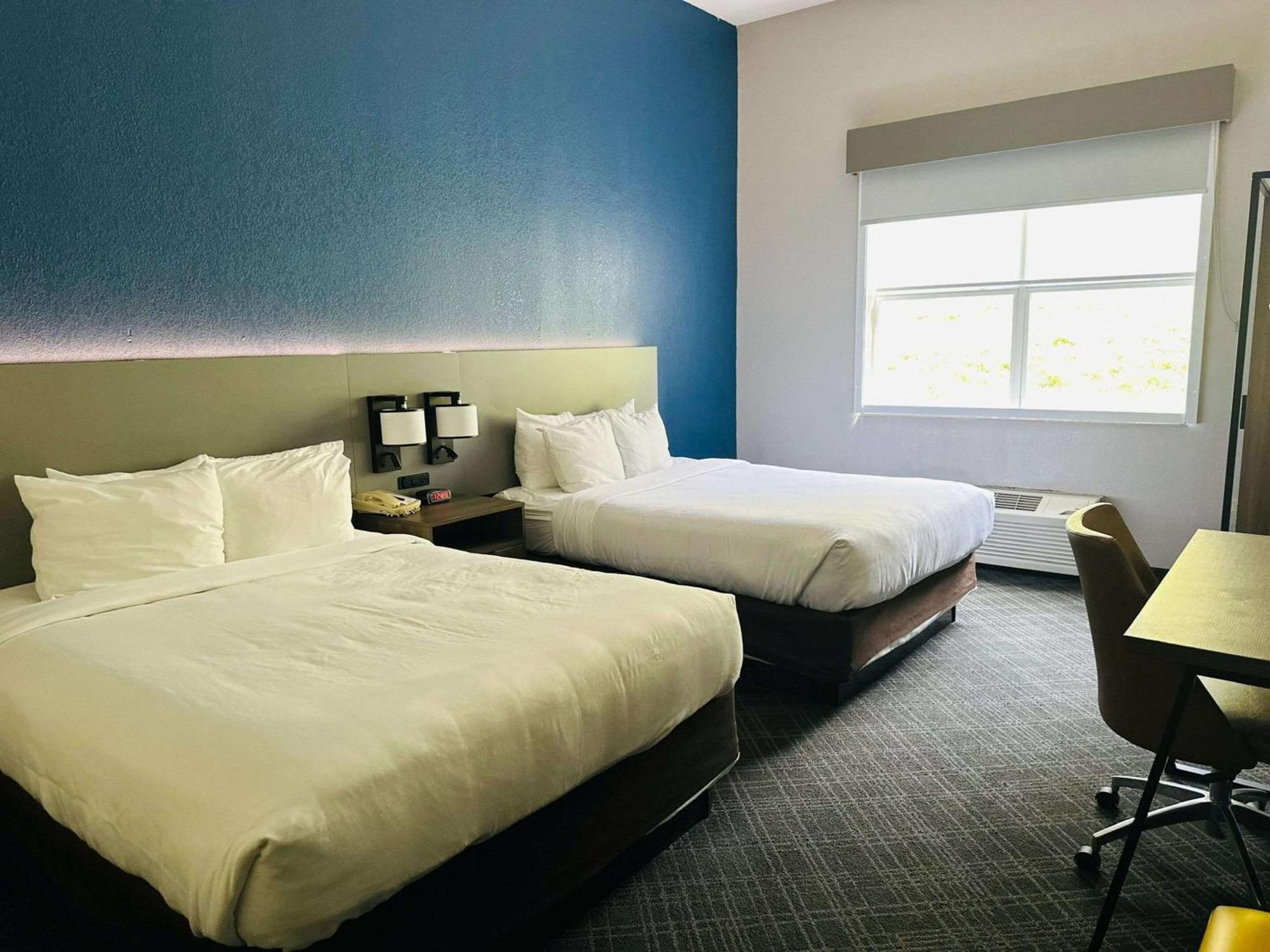 Hotel Comfort & - Emerson Point